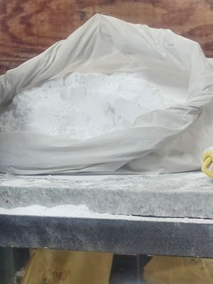 Pó de molde branco C3H6N6 da melamina da categoria da indústria do pó da melamina do OEM