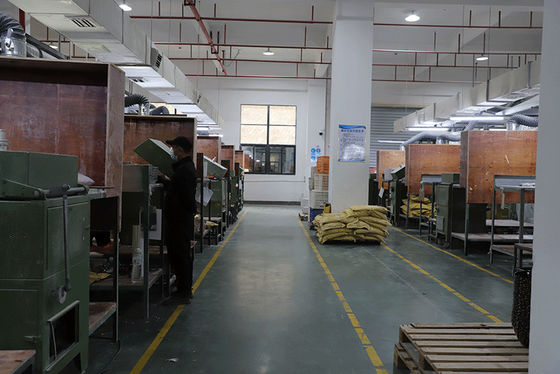 Pó puro da melamina do PH 7.5-9.5 para a produção CAS 108-78-1 da louça da melamina