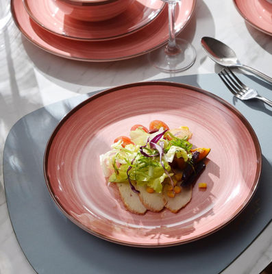 12 peças de melamina, pratos e tigelas para 4 pessoas.