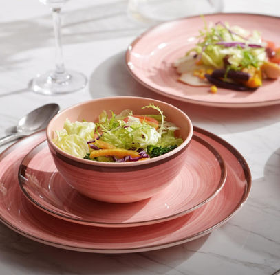 12 peças de melamina, pratos e tigelas para 4 pessoas.