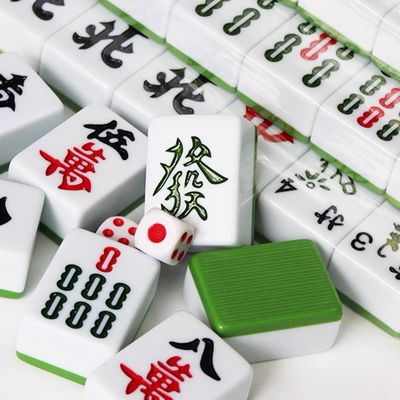 Material de cobertura de banheiro de plástico Resina composta de moagem de ureia A1