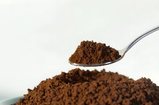 Melamina de grau industrial Fornecedor de fábrica 99,8% de pureza China Resina de cor marrom CAS 108-78-1